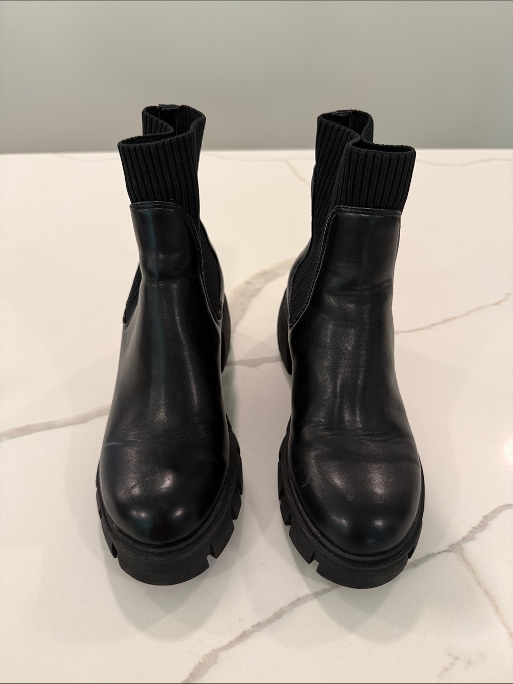 Steve Madden Women's Black Ribbed Chelsea Boot